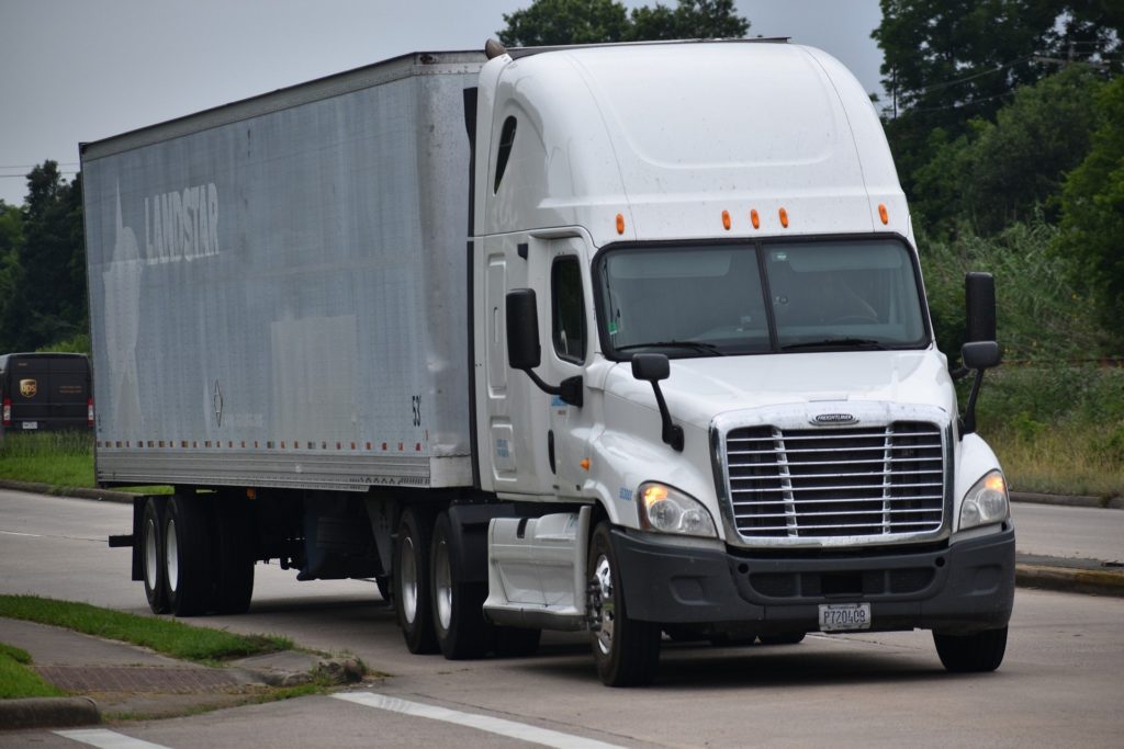 Iowa Launches New CDL Training Program To Meet Demand For Drivers - Vimarsana News