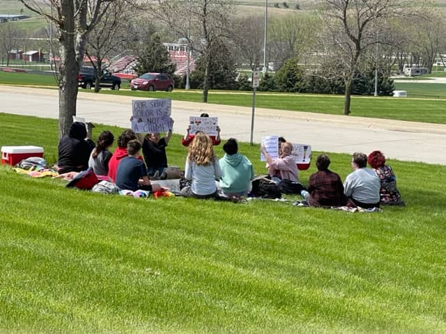 Audubon High School And Middle School Students Protested Bullying By Sitting Out Of Class - Vimarsana News