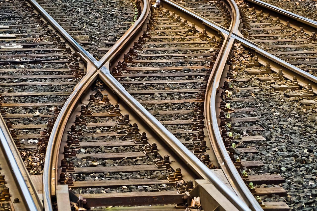 rails-3309912_1280-jpg