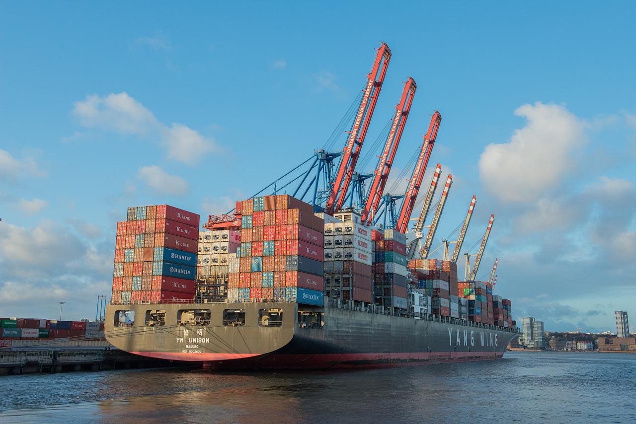container-ship-596083_1280-jpg-2