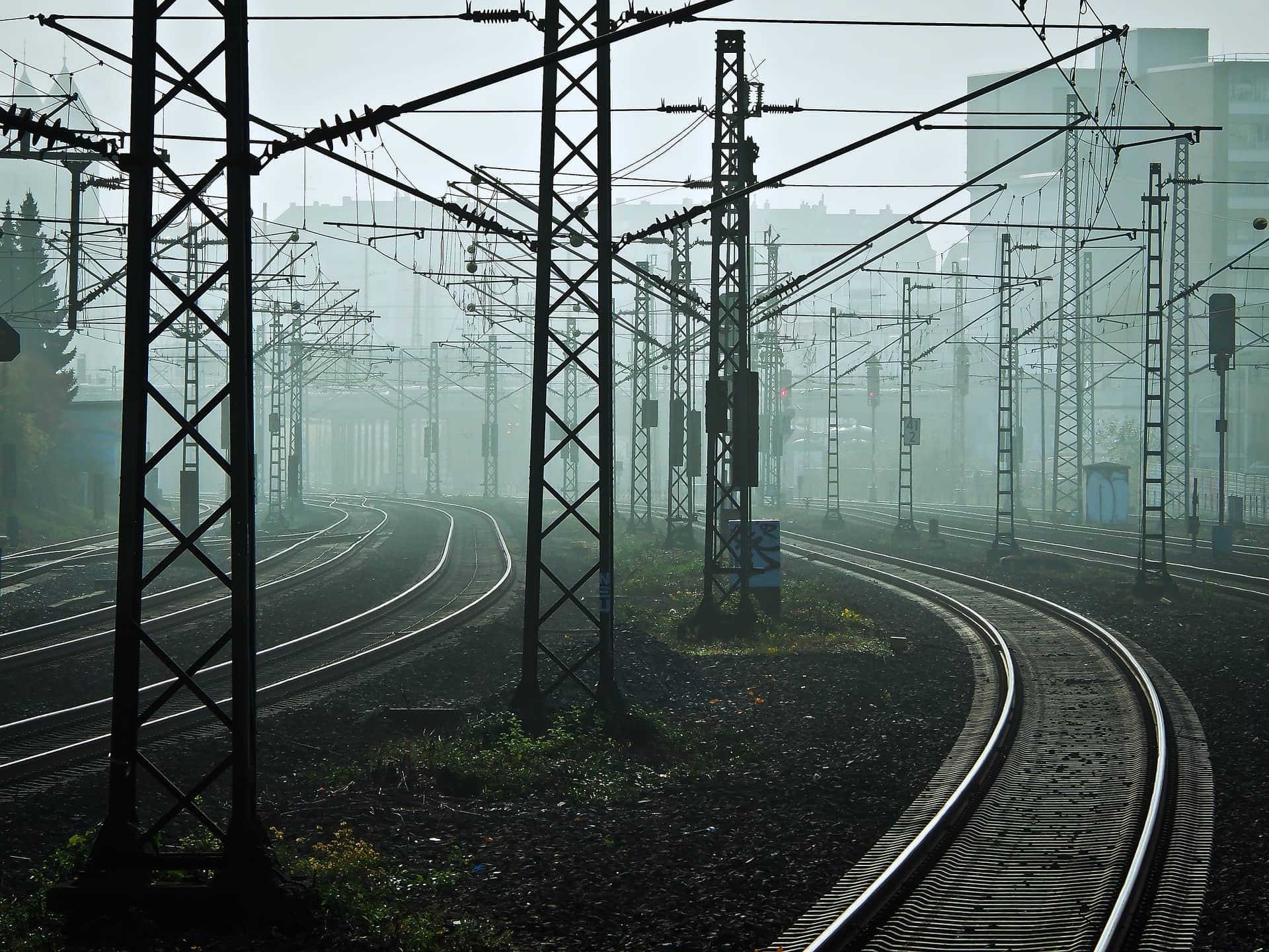 railway-g09cd3891f_1920-jpg