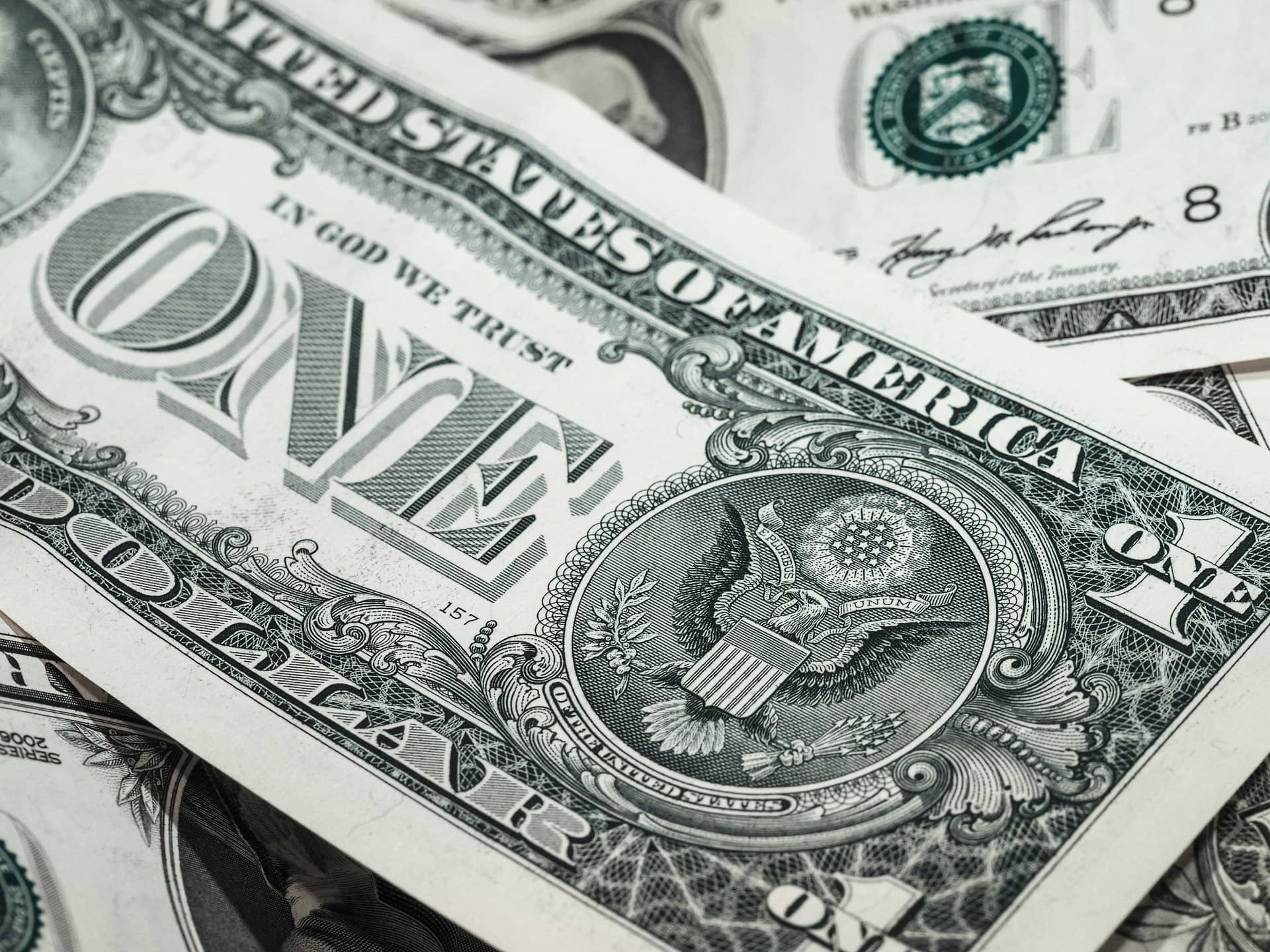 bank-notes-941246_1920-jpg