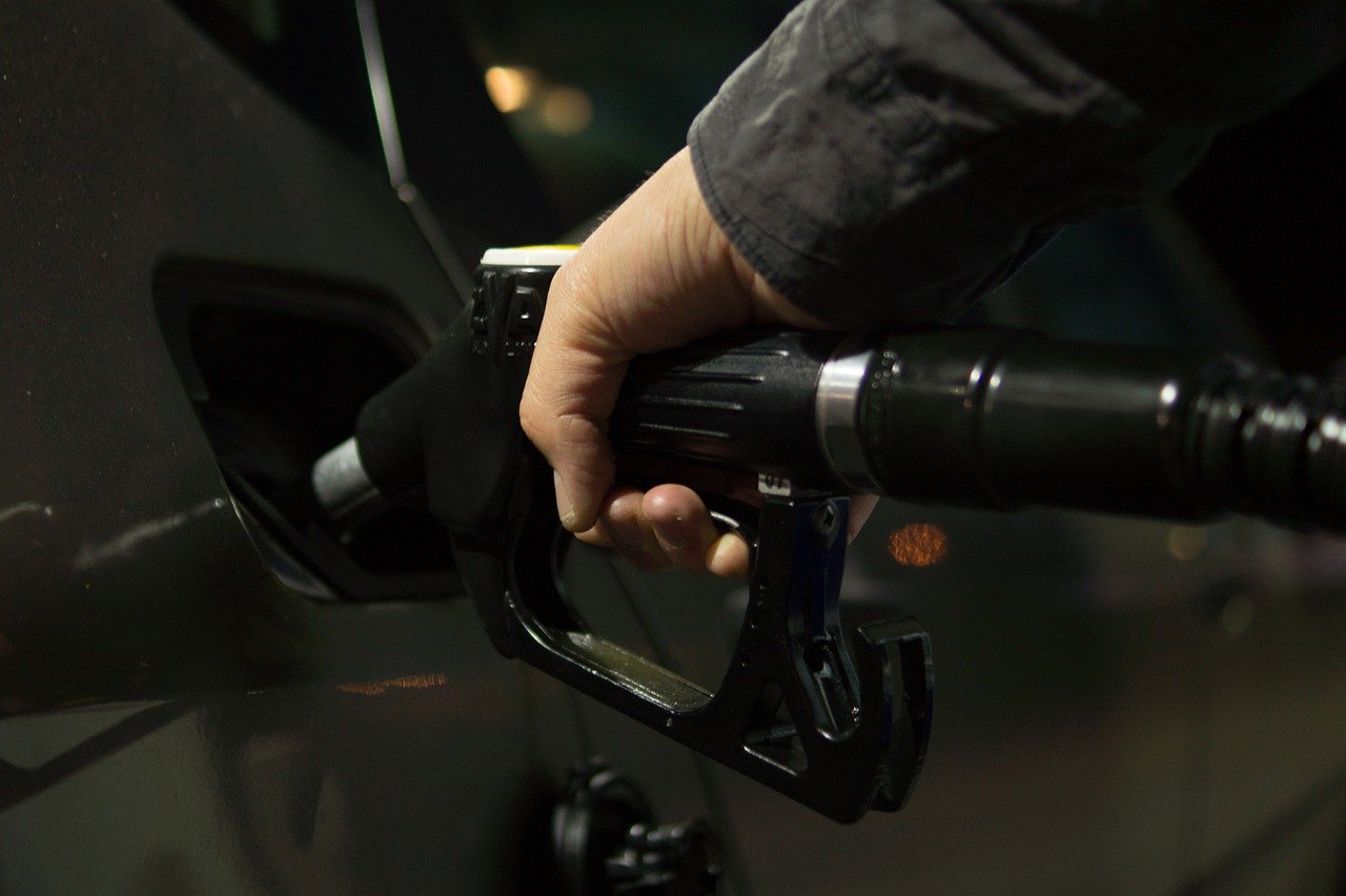 petrol-996617_1280-jpg
