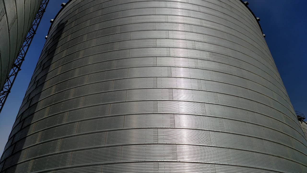 grain-bin-1712489_1280-jpg