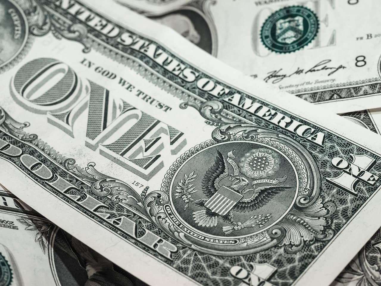 bank-notes-941246_1280-jpg-3