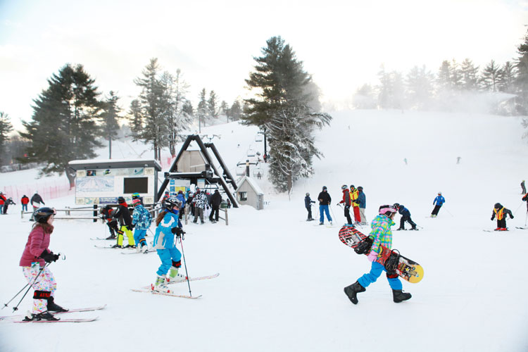 snow-skiing-fi