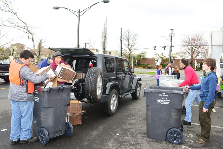 paper-shredding-event-fi