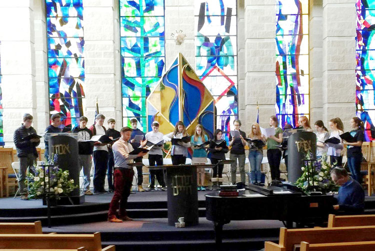 temple-sholom-teen-choir-fi