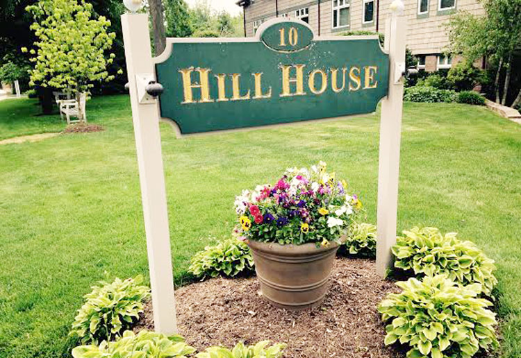 hill-house-sign-fi
