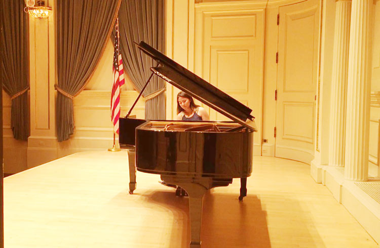 emma-schaale-pianist-fi