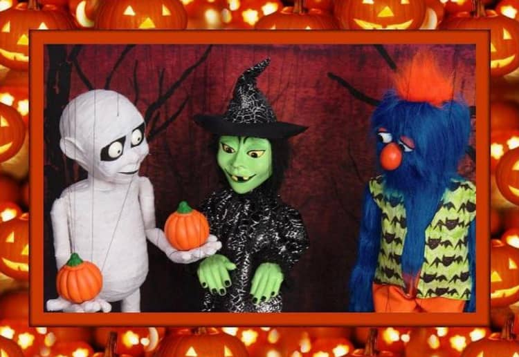 halloween-puppet-show