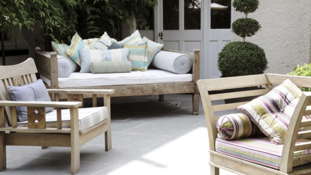 outside-seating