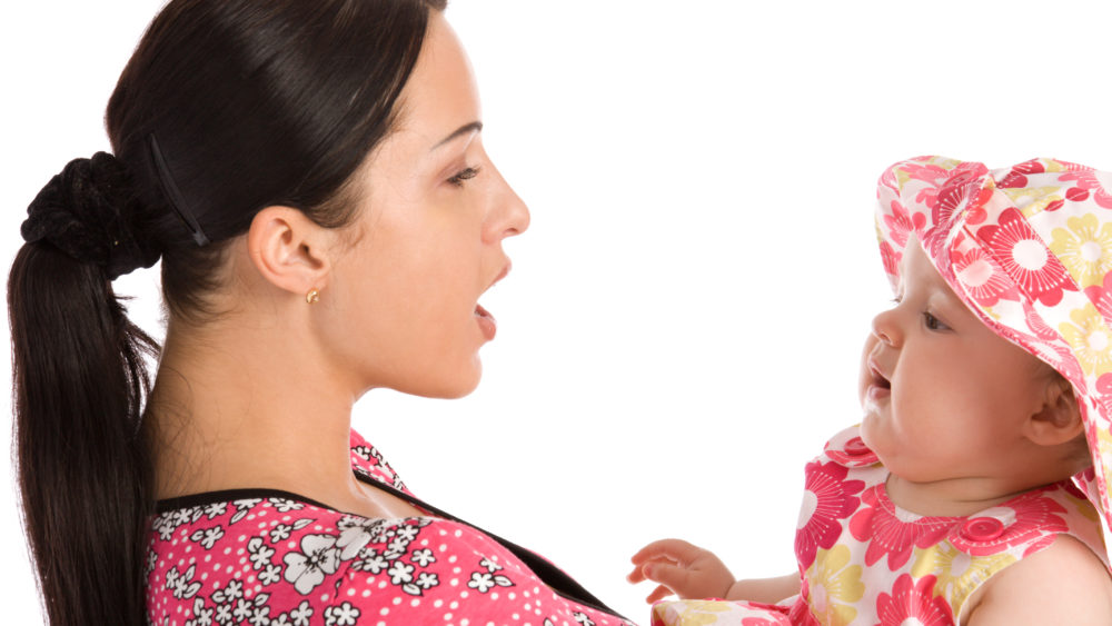 ayoungmotherteacheshisdaughtertospeak