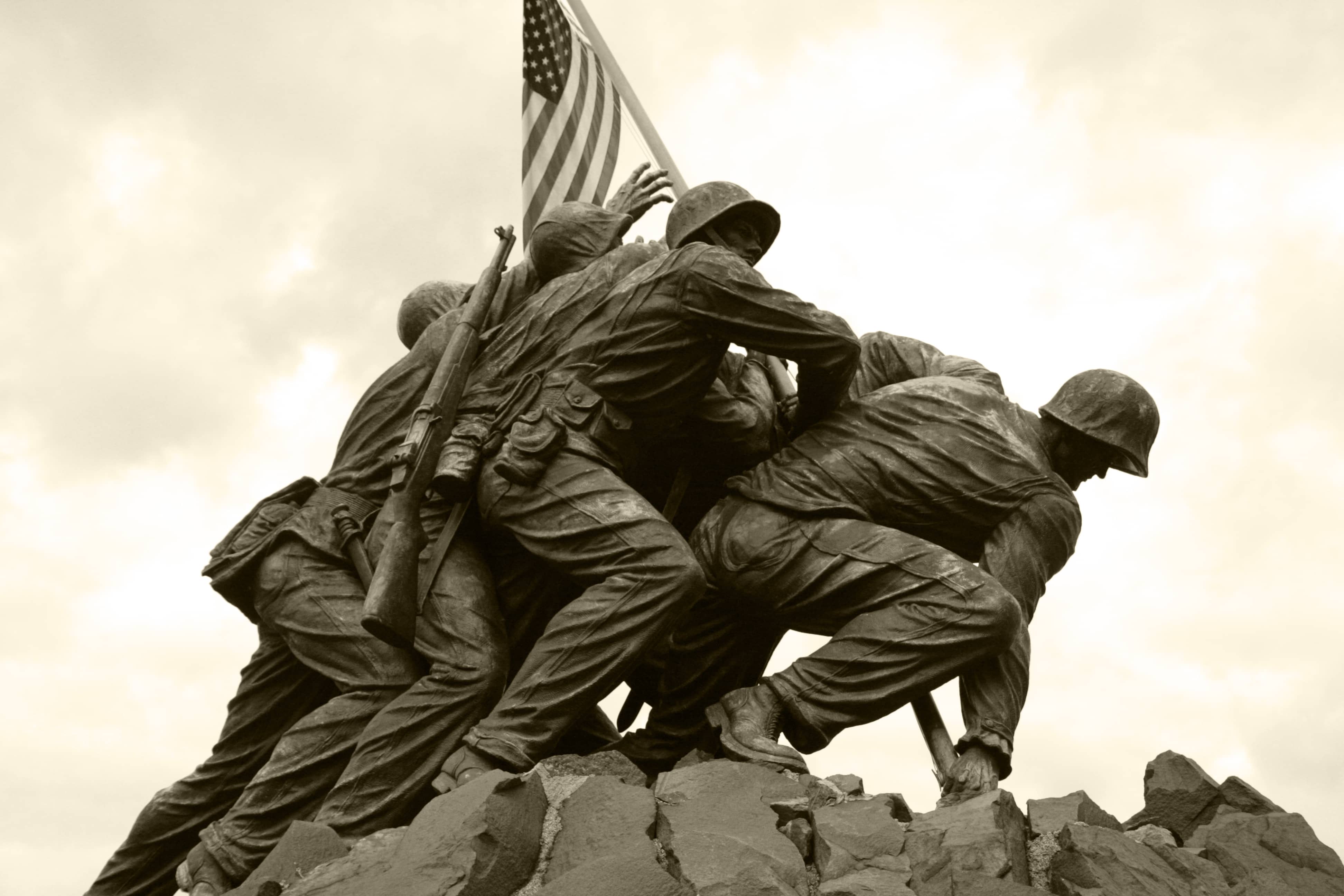 theunitedstatesmarinecorpswarmemorialdepictingtheflag