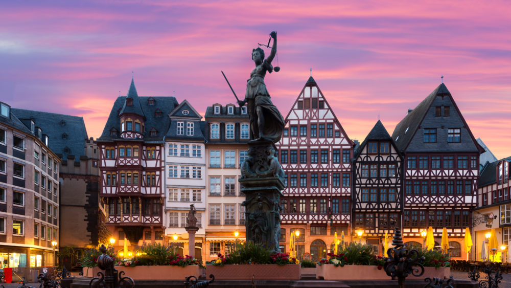 frankfurtoldtownsquareromerbergwithjustitiastatueinfrankfurt