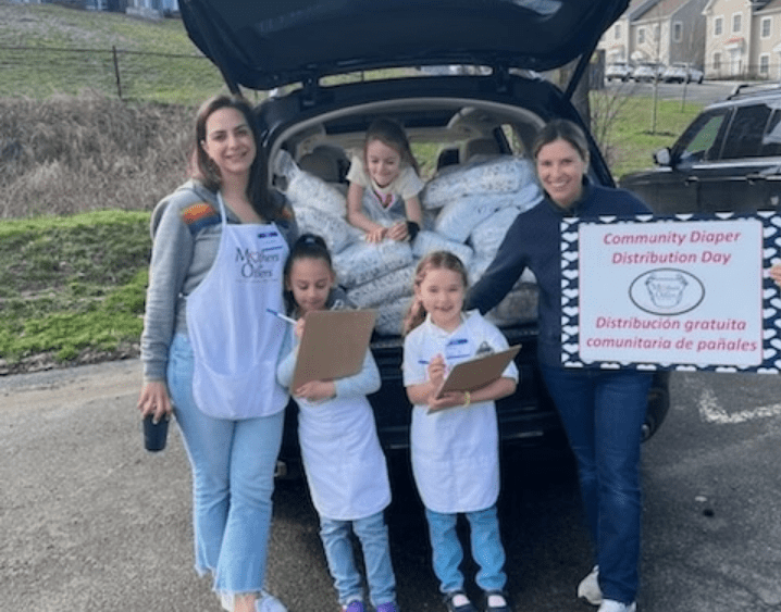 mothers-for-others-diaper-distribution