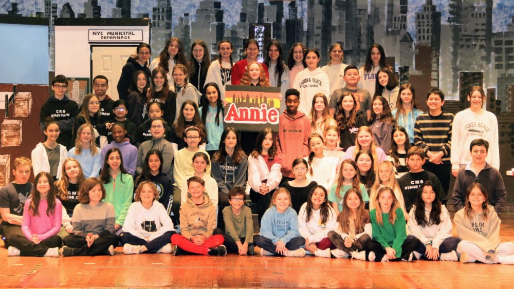 annie-cast-and-crew-2