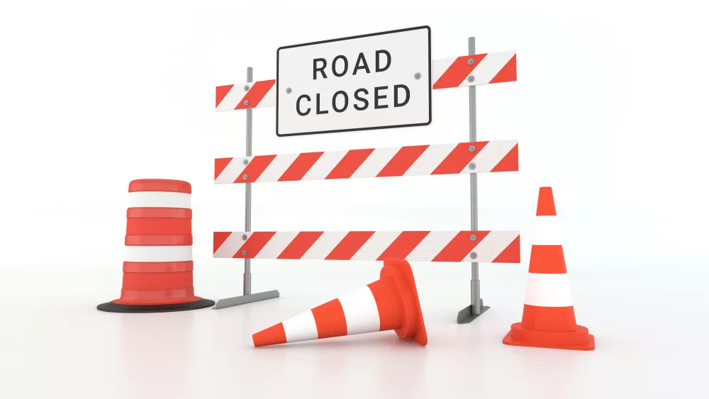 3drenderroadclosedsignwithconesonwhitebackground