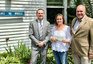 meals-on-wheels-grant-from-first-county-bank