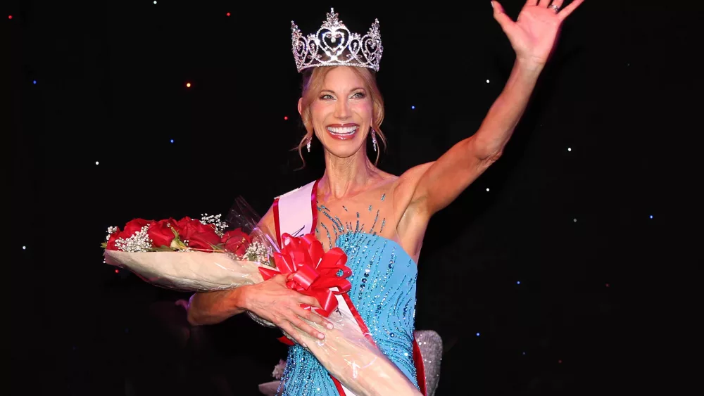 robin-kencel-crowned-ms-senior-connecticut-2