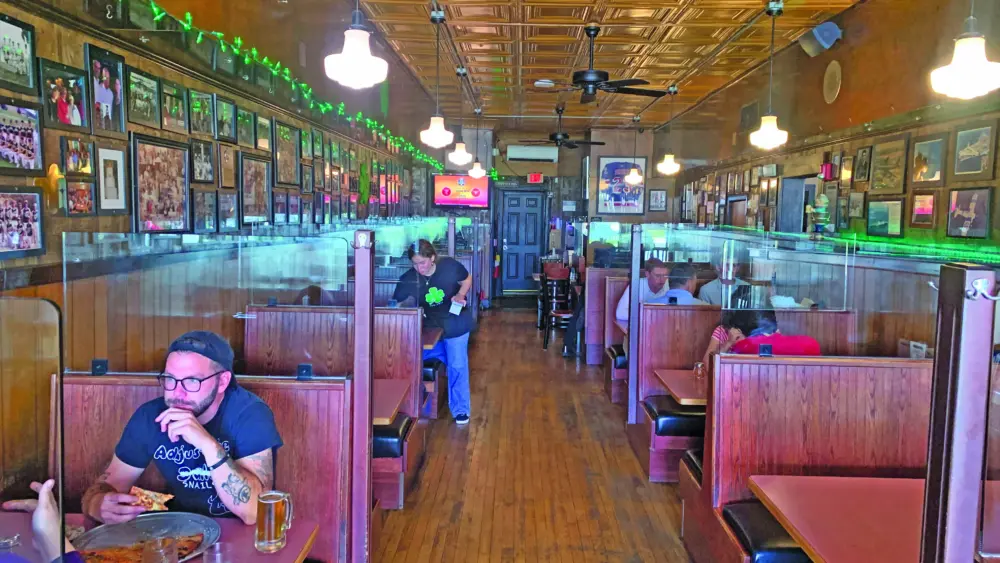 colony-grill-dining-room