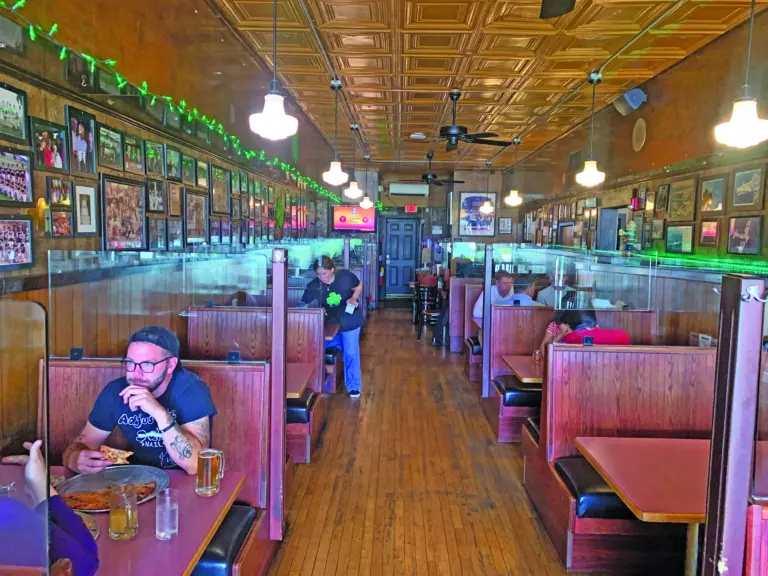 colony-grill-dining-room