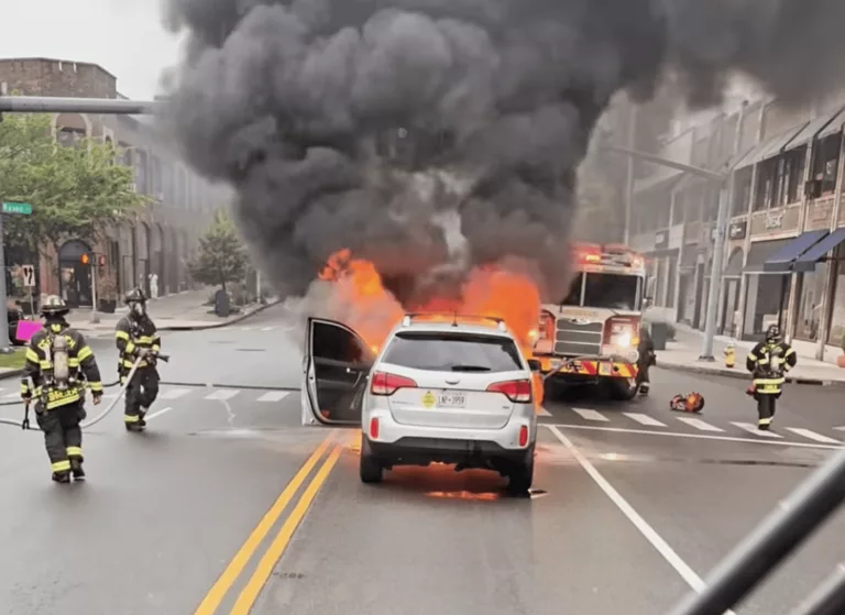 gfd-extinguishes-car-blaze