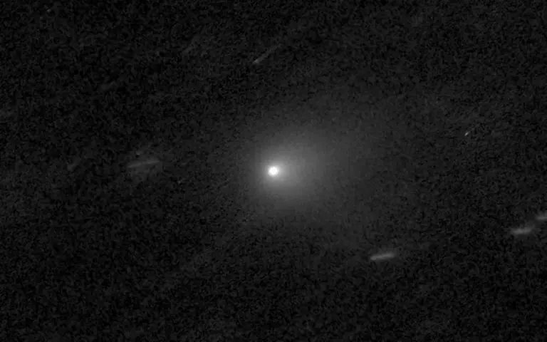 3i-atlas_hubble_2025-07-21_4-frame_median_stack-2