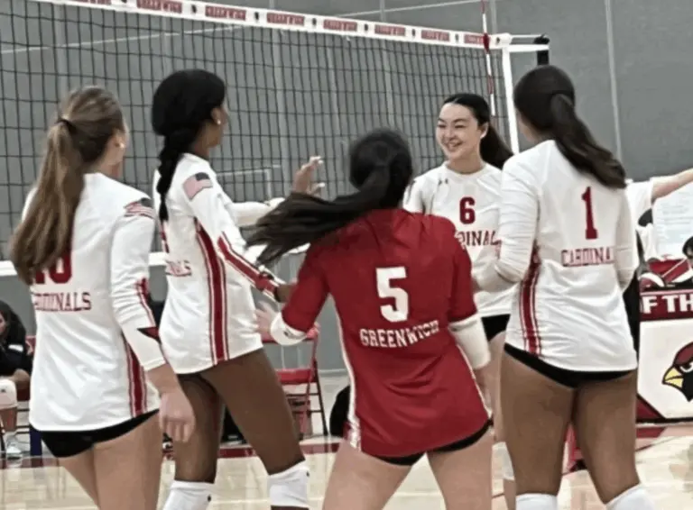 greenwich-volleyball-extends-perfect-streak