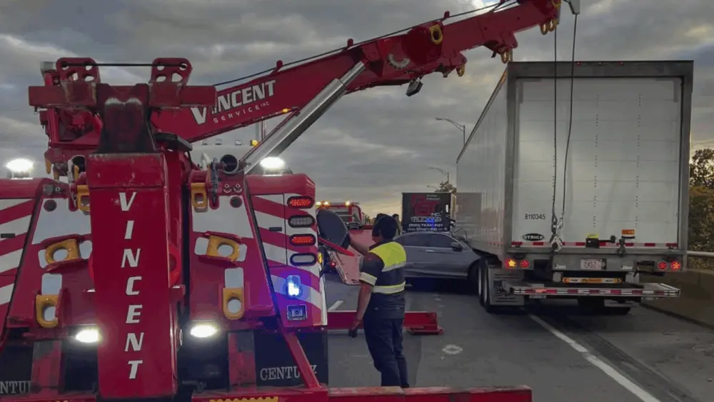 volunteers-aid-i-95-crash-response65