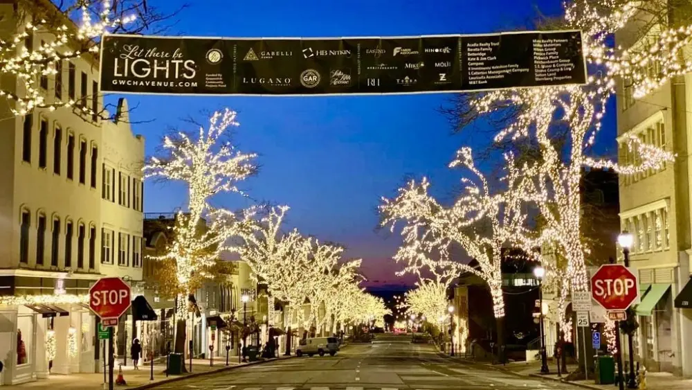 holiday-lights-brighten-greenwich-streets