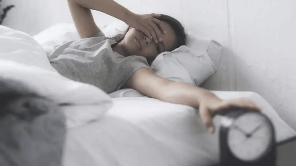 teen-sleep-waking-up