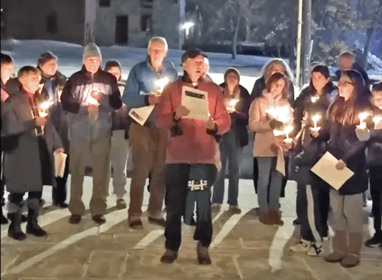 interfaith-candlelight-vigil-of-peace-2