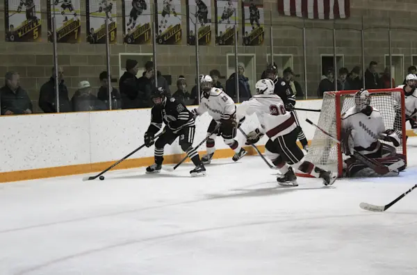 brunswick-skates-toward-playoffs