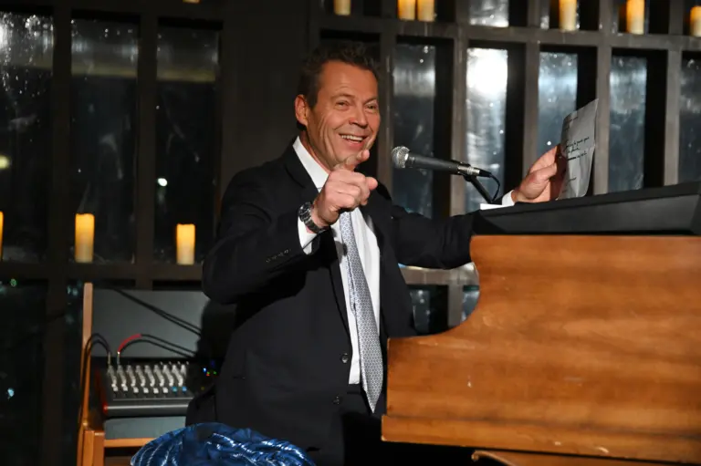 1-blech-in-chapel-fakgut6w