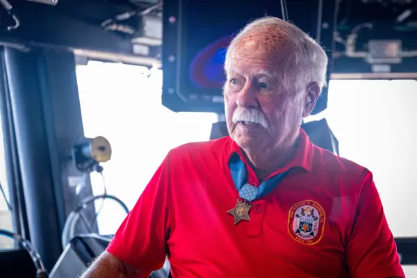 namesake-visits-pre-commissioning-unit-harvey-c-barnum-jr-ddg-124