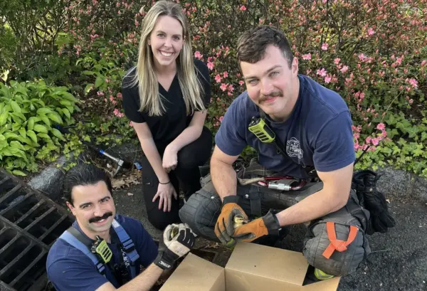 firefighters-rescue-ducklings-from-drain-2