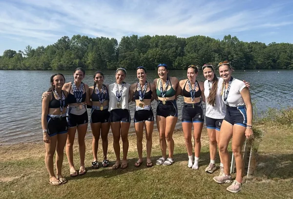 womens1v8medal