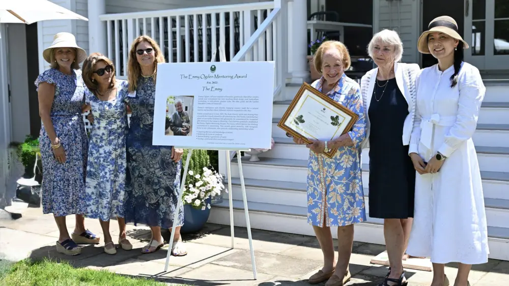 mary-hull-emmy-award-2025-from-left-cary-keigher-chair-of-the-emmy-bridget-bucknall-past-hortulus-president-emily-ogden-dandrea-mary-hull-sally-davies-and-kanako-maclennan-ex-director-of-greenwich-gre