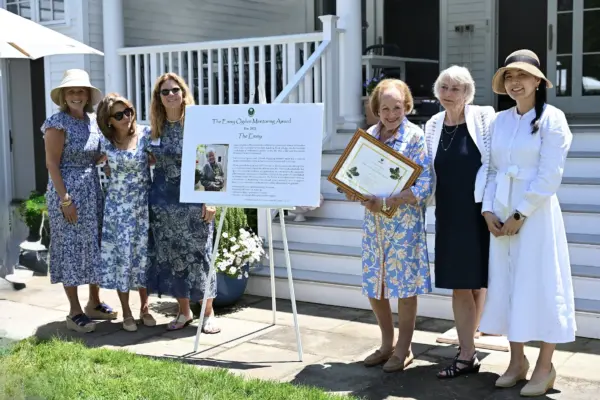 mary-hull-emmy-award-2025-from-left-cary-keigher-chair-of-the-emmy-bridget-bucknall-past-hortulus-president-emily-ogden-dandrea-mary-hull-sally-davies-and-kanako-maclennan-ex-director-of-greenwich-gre