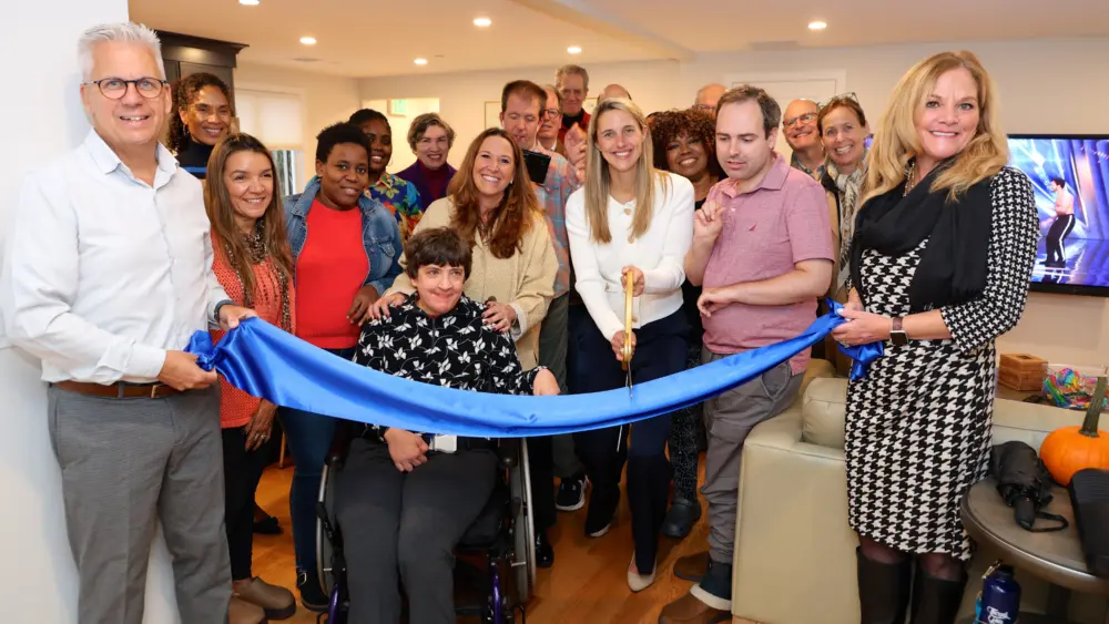 275a9170_ribbon-cutting-with-mayor-simmons_by-cheryl-moss-photography