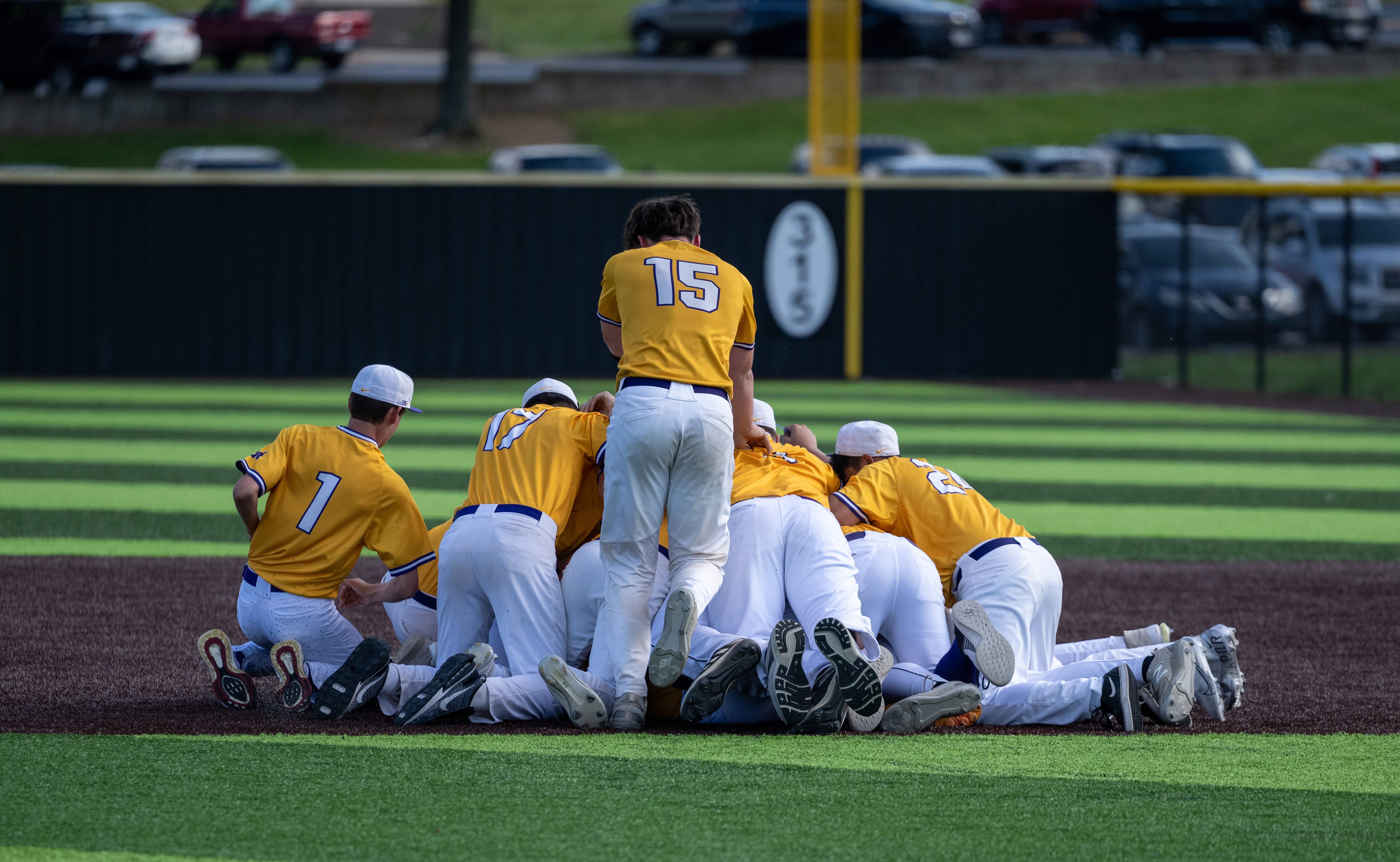 ivan-edson-baseball-districts-monett-vs-seneca-07-2