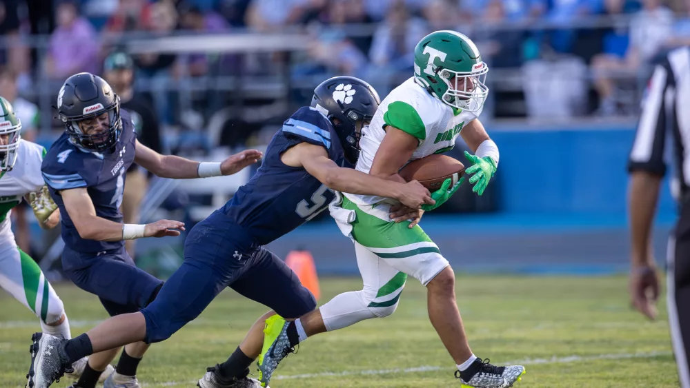 kellysteed_hsfbsalemthayer-21