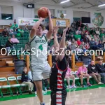 b35i0443-enhanced-nr: The Thayer Bobcats took on the Gainesville Bulldogs on Tuesday, Jan 7, 2024, at Thayer High School