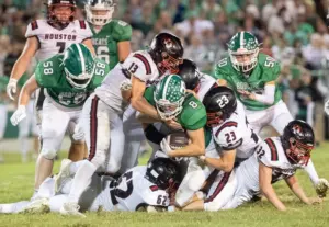 sept-26-2025-thayer-bobcats-battle-the-houston-tigers-in-high-school-football