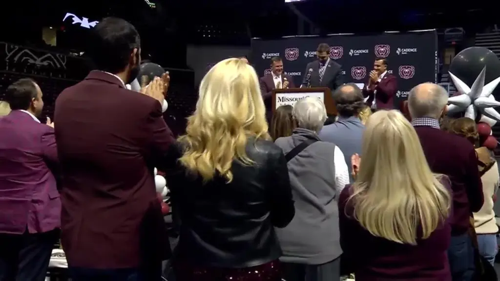 t_202b6a08821b4f2a8face28afae93355_name_file_1280x720_2000_v3_1_