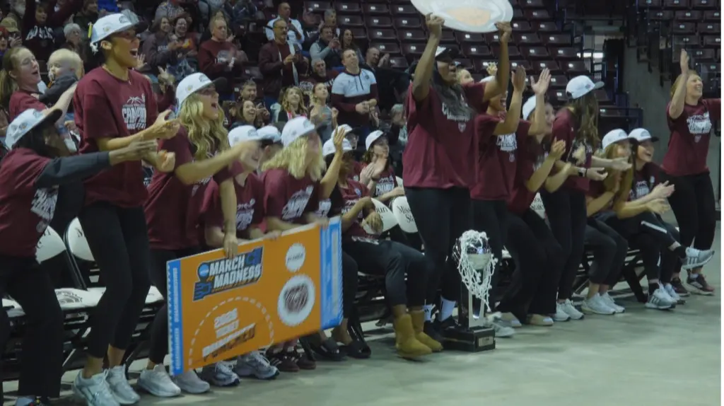 lady-bears-bracket-reveal-reax