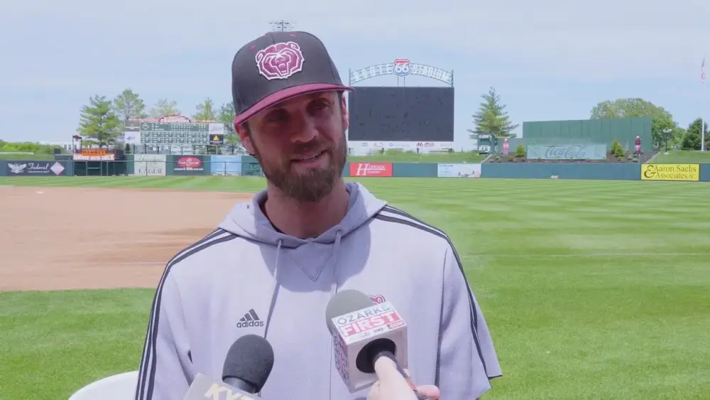 t_1b5d938acd9244b18015dd80a7f1602e_name_file_1280x720_2000_v3_1_