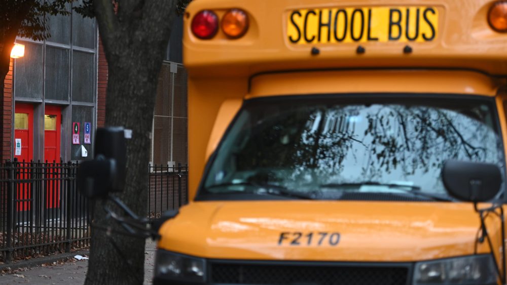 ny-nyc-public-schools-to-close-due-to-rise-in-covid-19-infections