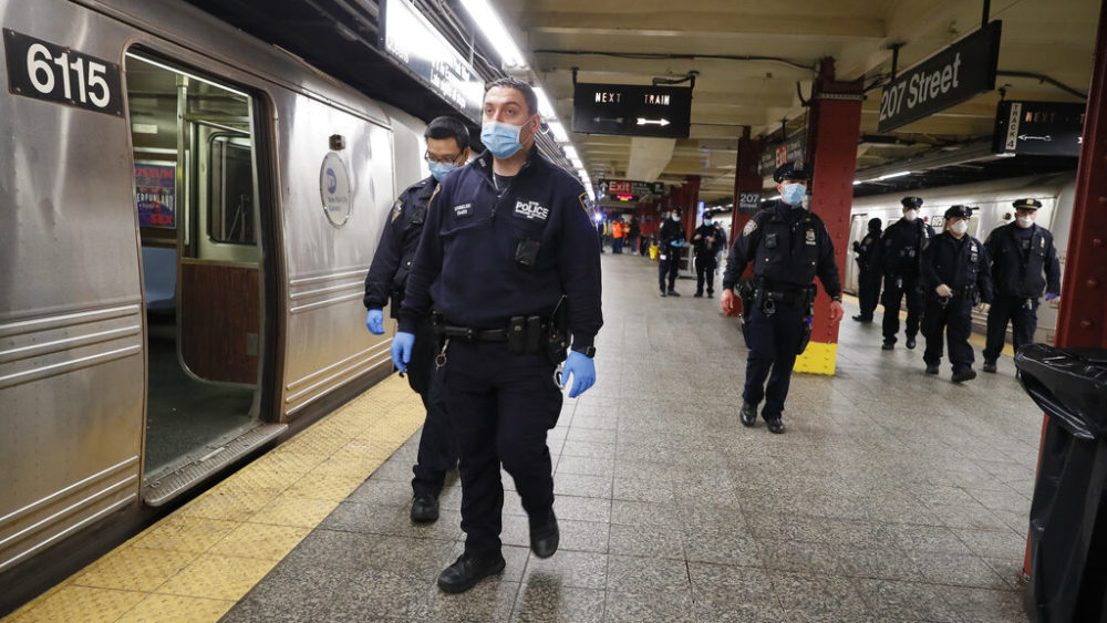 virus-outbreak-new-york-subways-3